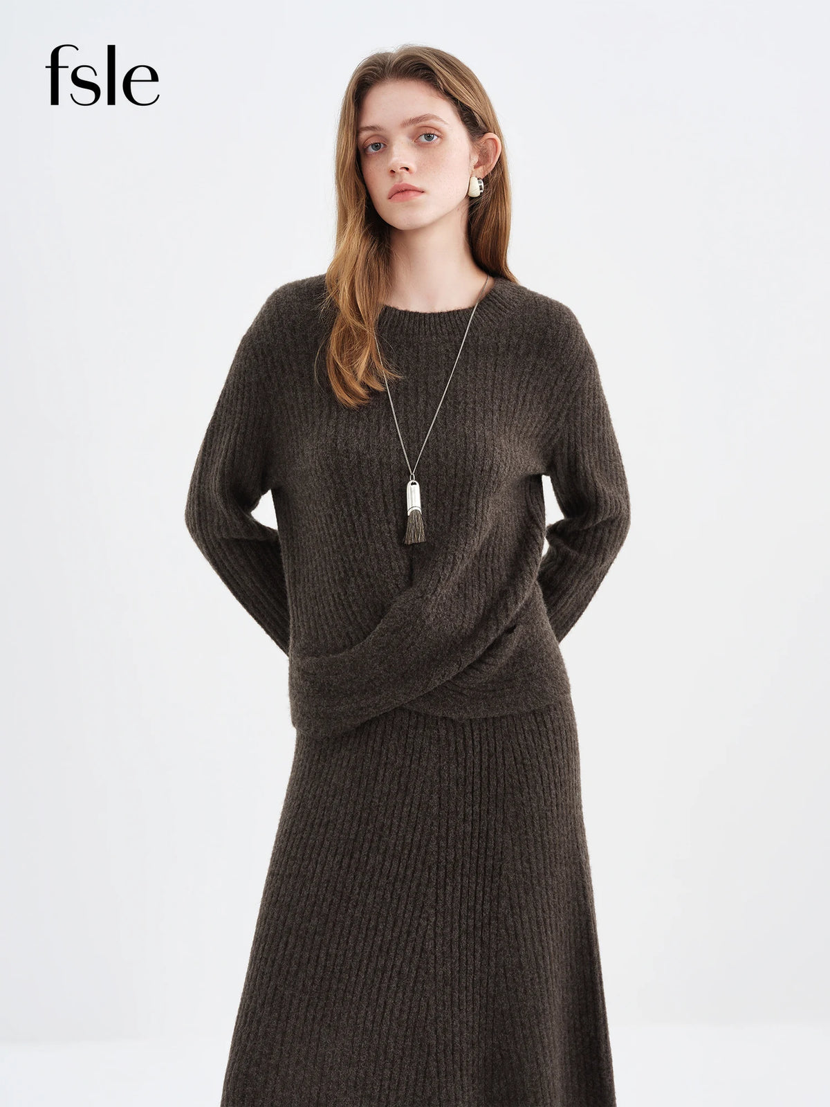 FSLE Fall 2025 Winter New Arrival Elegant Knitwear Twisted Knit Sweater and Skirt Two-Piece Outfit Sweater and Long Skirts Sets