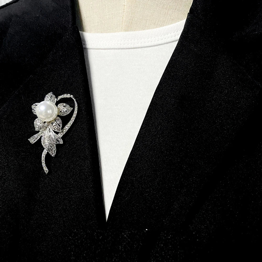 Vintage Silver Color Flower Pearl Brooches for Women Wedding Crystal Bouquet Bijoux Pins Clothing Jewelry Accessories