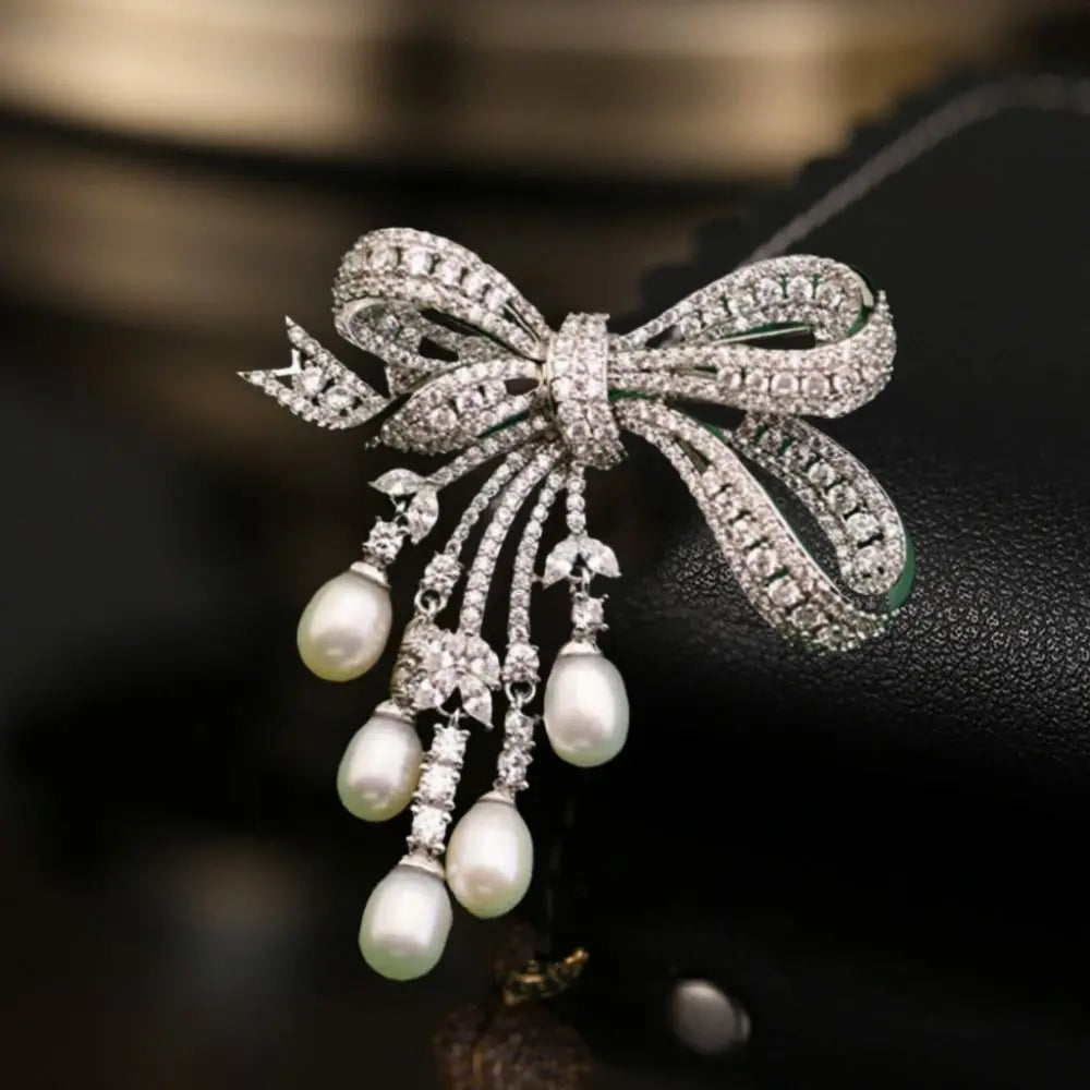 Exquisite Full of Diamonds Luxury Brooch Heavy Craftsmanship Pearl Tassels Rhinestone Brooch Bowknot Suit Jacket Pin Daily Wear