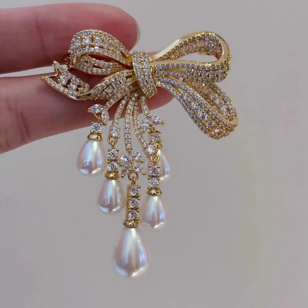 Exquisite Full of Diamonds Luxury Brooch Heavy Craftsmanship Pearl Tassels Rhinestone Brooch Bowknot Suit Jacket Pin Daily Wear