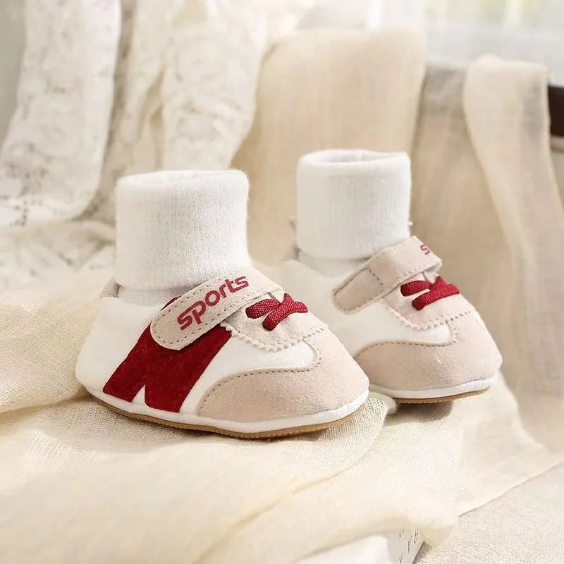 New Born Babies Aged 0-1 In Autumn and Winter Male and Female Babies Soft Rubber Soled Shoes and Socks That Do Not Fall Off