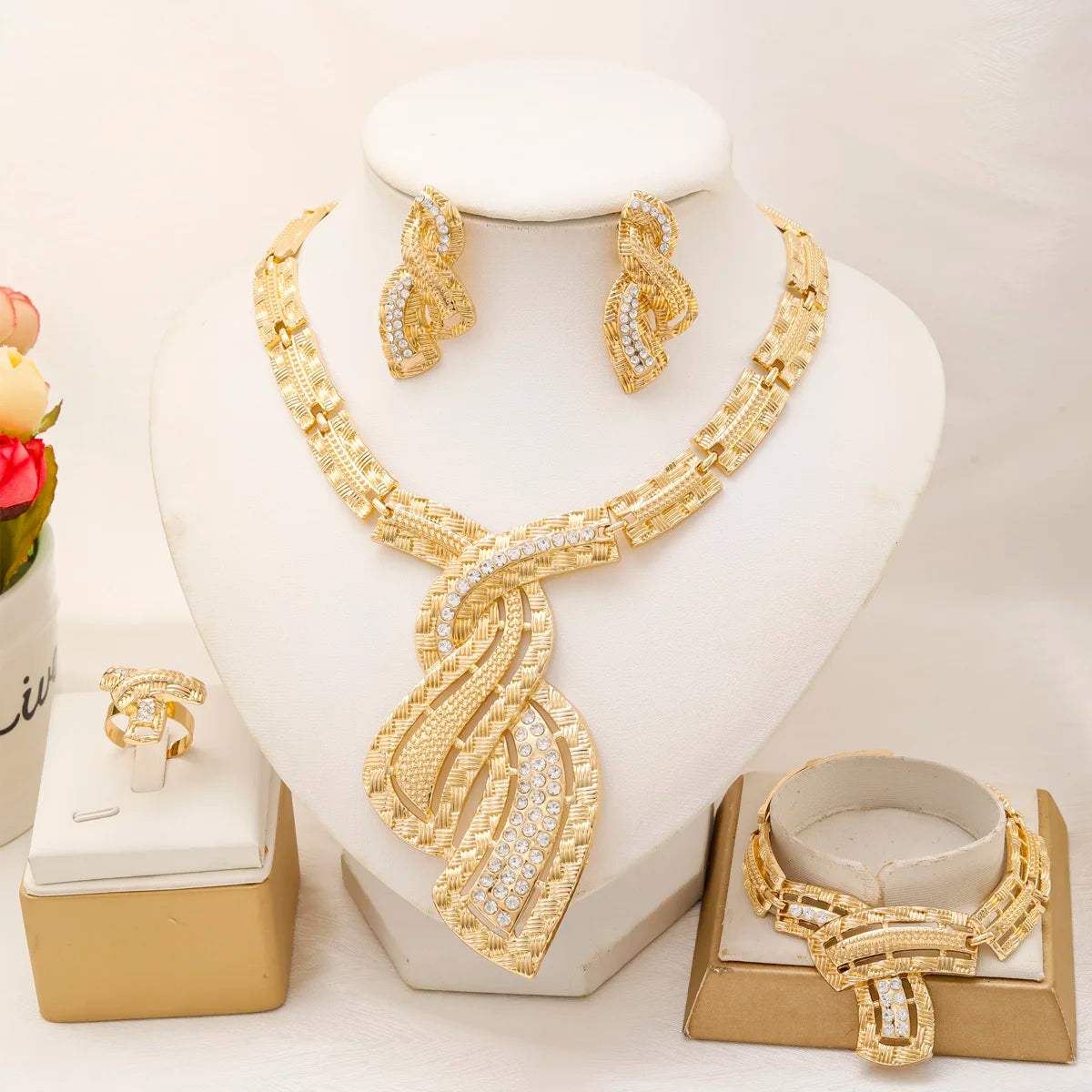 Dubai Gold Plated Jewelry Sets Women Middle East Necklace Zircon Pendant Bracelet Earrings Ring Wedding African Bridal Bijoux