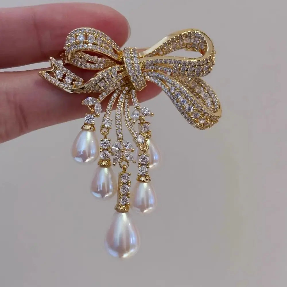 Exquisite Full of Diamonds Luxury Brooch Heavy Craftsmanship Pearl Tassels Rhinestone Brooch Bowknot Suit Jacket Pin Daily Wear